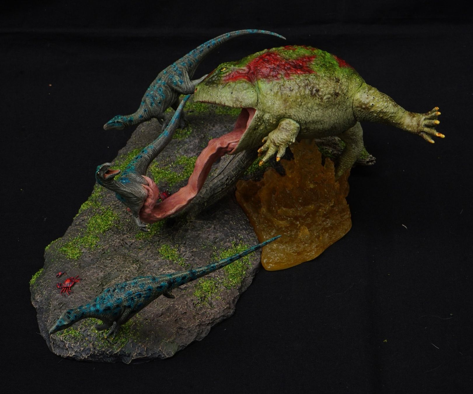 Figuren: Beelzebufo vs. Masiakasaurus 1:5 by SenSen – Gebraucht aus Selzach von Ataraxus 8