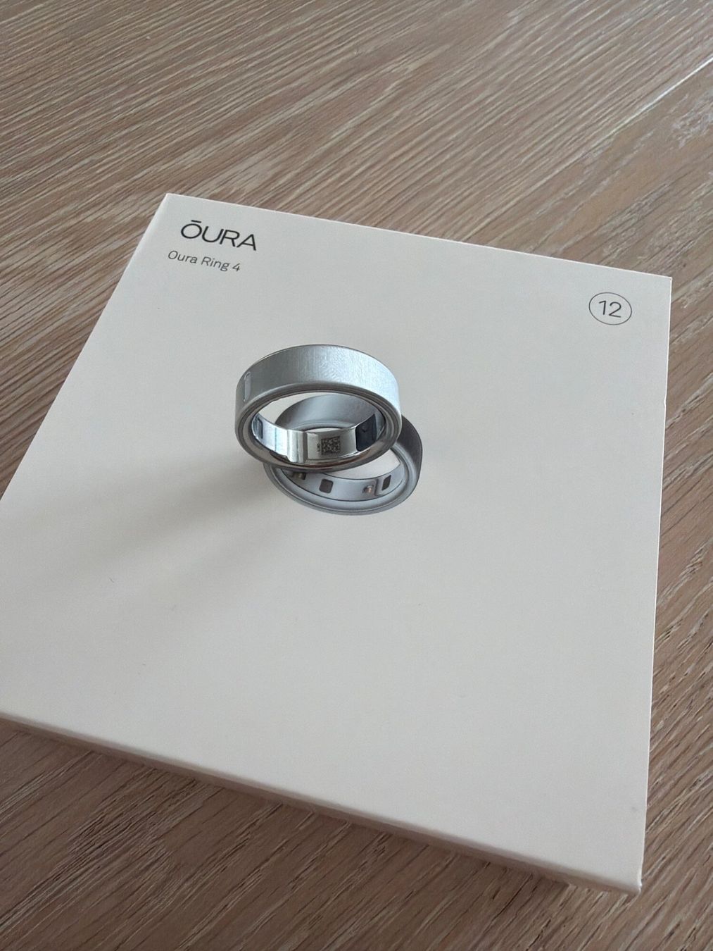 Oura Anelli: Oura Ring 4, Brushed Silver, Grösse 12 – Usato da Otelfingen venduto da Bluetime