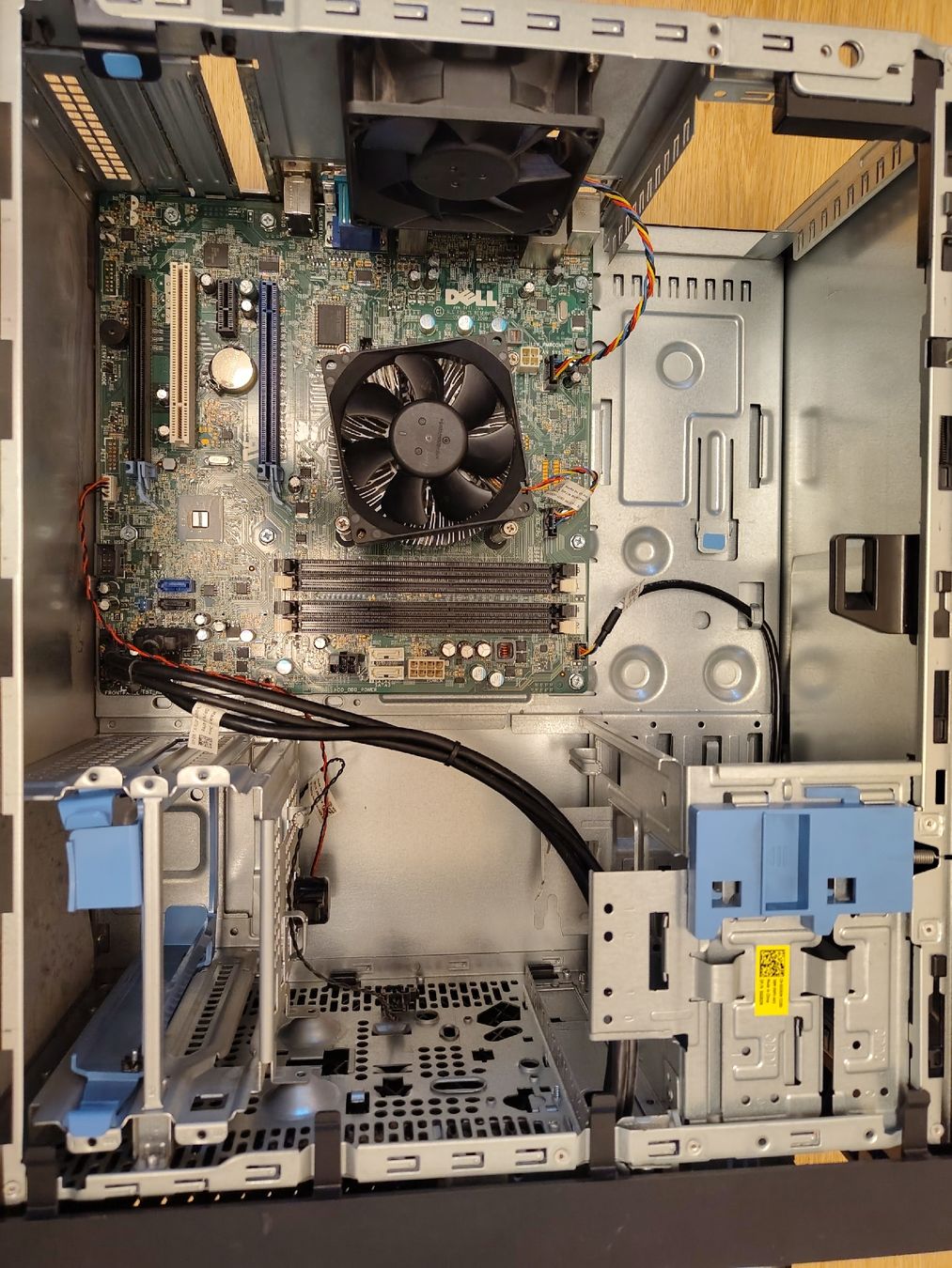 Dell Custodie: Dell Precision T1700 Gehäuse – Usato da Zürich venduto da Almohammed 7