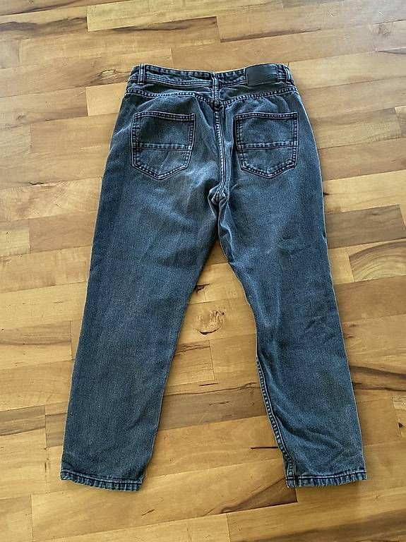 Jeans: Anthrazitfarbene Jeans – Usato da Ellikon a d Thur venduto da sar_l8sf 1