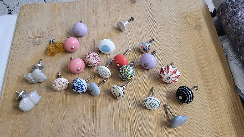 Tutte le decorazioni: Keramik Knöpfe Diverse Muster 20Stk – Usato da Elgg venduto da Limone2018 2