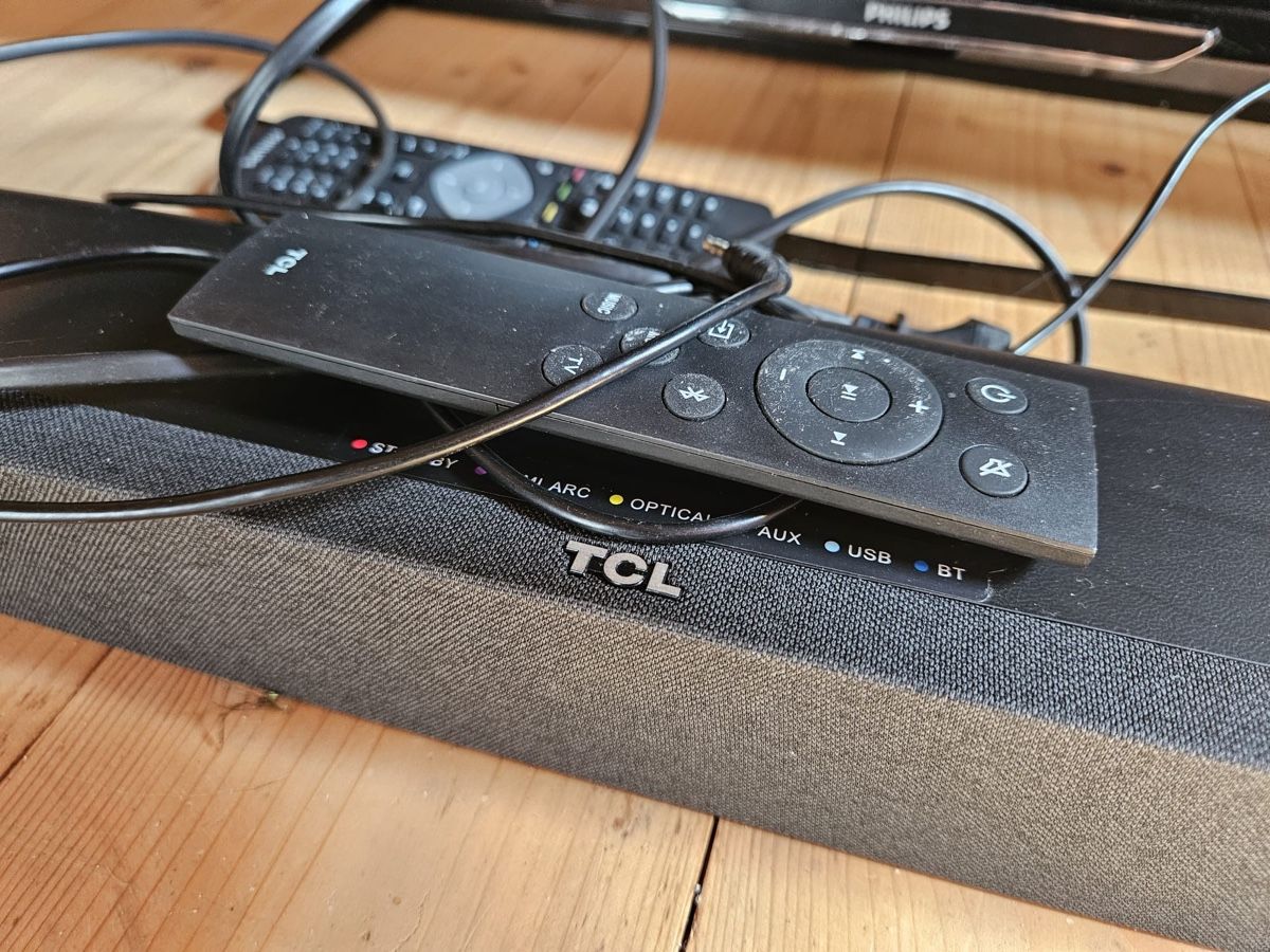 Philips Televisori: Philipps TV mit TCL Soundbar  – Usato da Solothurn venduto da _Goliath_ 2
