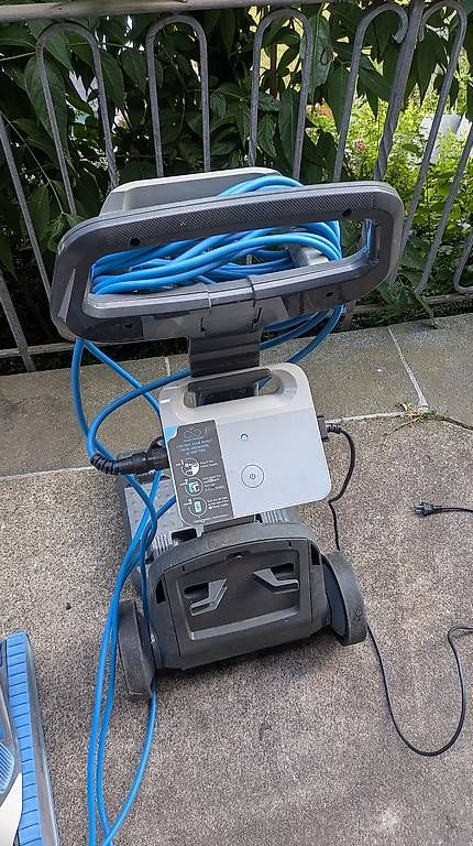 Dolphin Schwimmbad-Zubehör: Poolroboter Dolphin S300i – Gebraucht aus Bellikon von privatVerkauf101 1