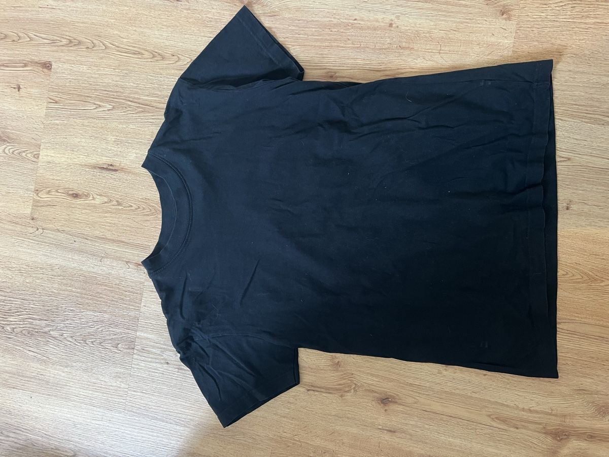 T-Shirts: T-Shirt Schwarz – Gebraucht aus Olten von isabelschmid