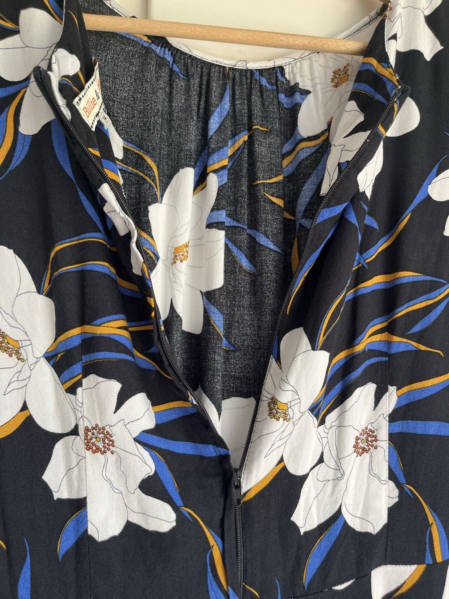 Dorothy Perkins Vestiti: Sommerkleid schwarz mit Blume 42 – Usato da Adligenswil venduto da Farfallla 4