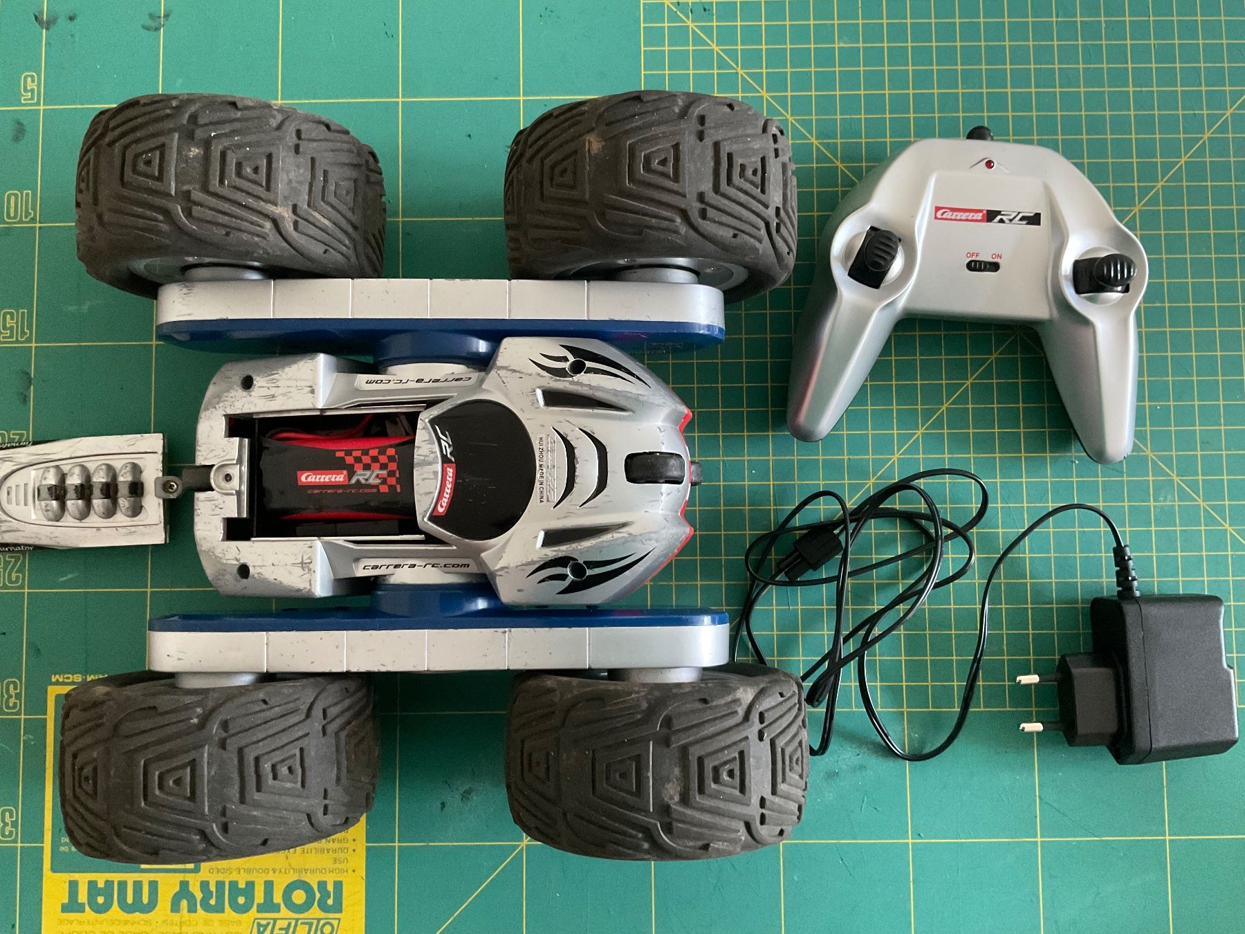 Giocattoli: Ferngesteuertes Auto – Difettoso da Hombrechtikon venduto da spookycat 2