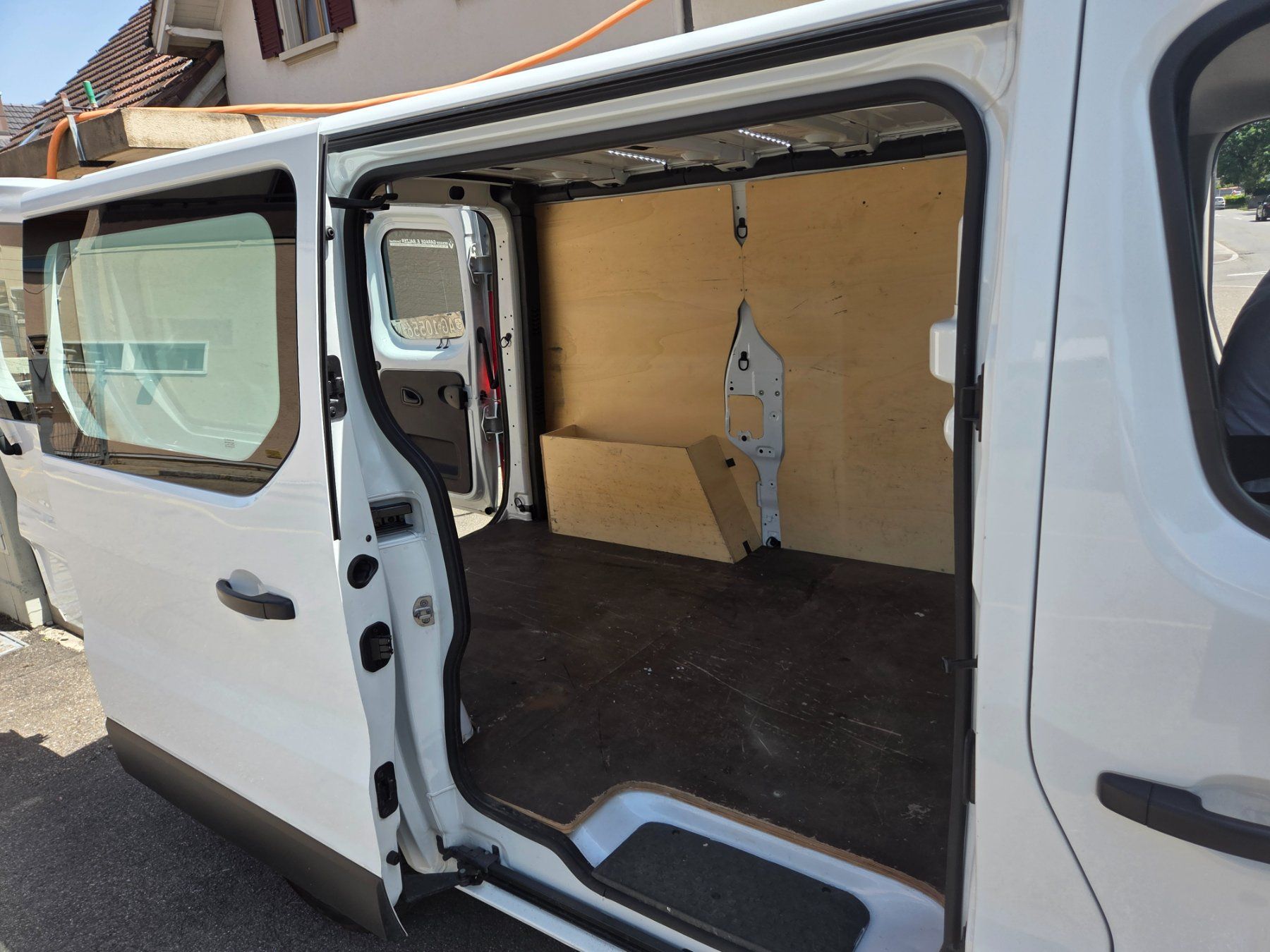 Renault Veicoli commerciali: Renault Trafic 2.0 dCi 120 – Usato da Fischbach-Göslikon venduto da Emanuel.Bardhi 8