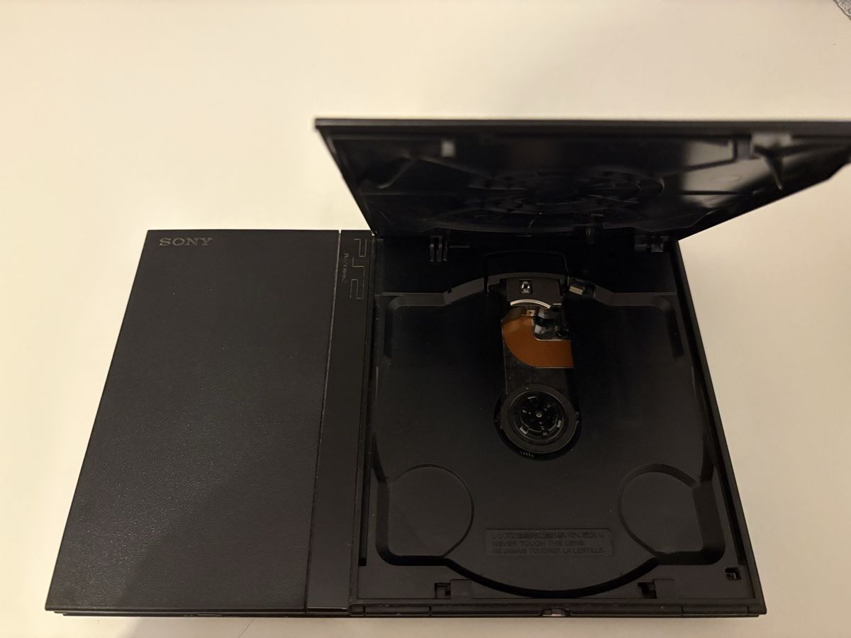 Sony Consoles: Sony Playstation 2 (PS2) - Konsole mit Controller – Défectueux à Zuchwil par simge_1907 3