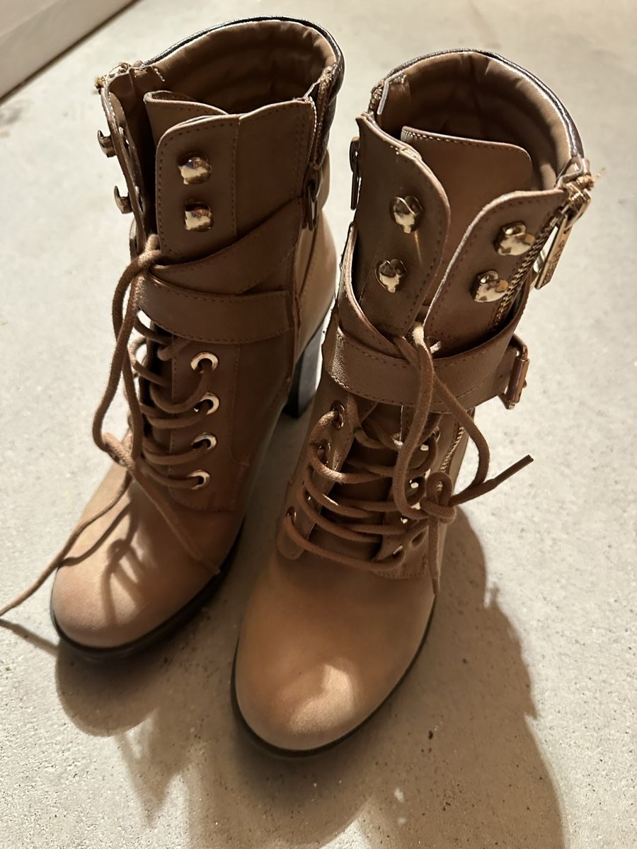 Guess Scarpe da donna: Guess stiefel – Nuovo (secondo la descrizione) da Recherswil venduto da yudy 1