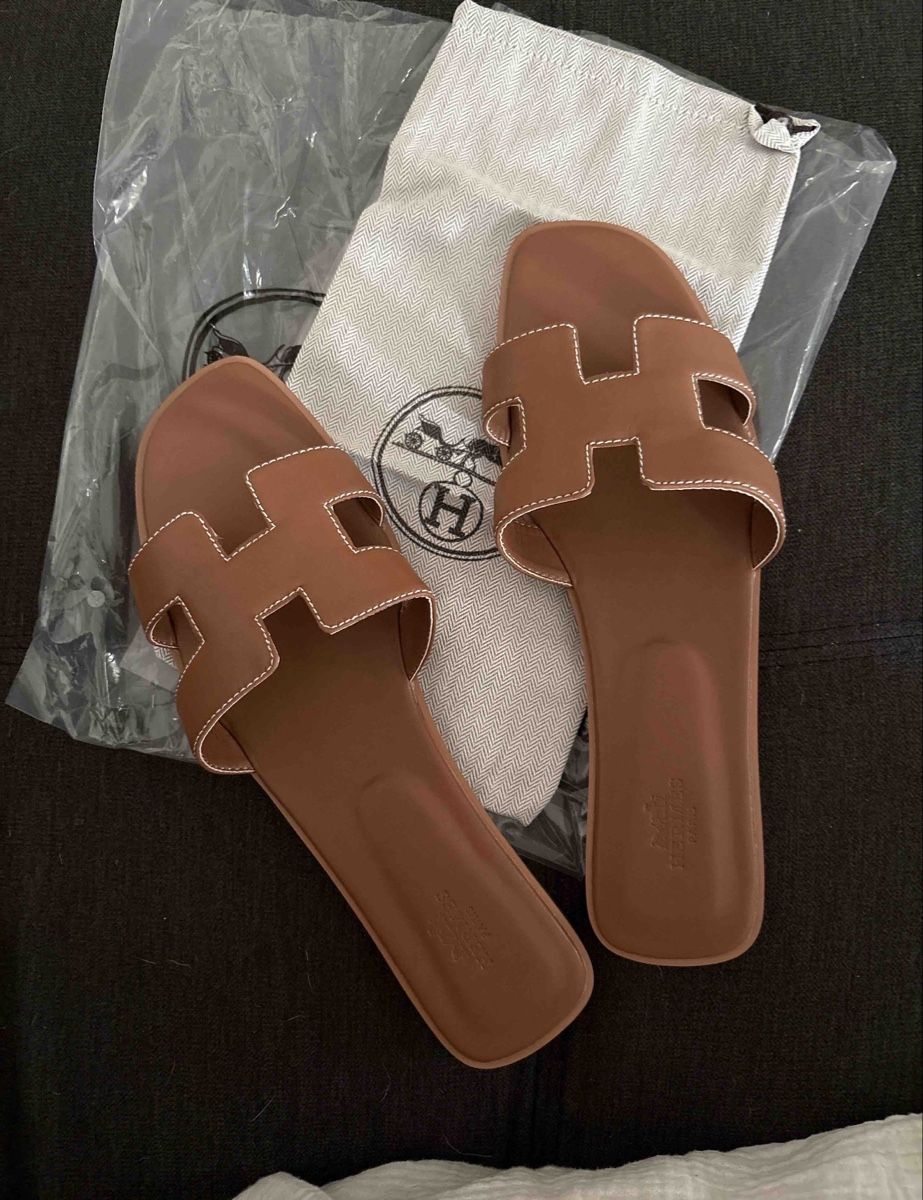 Hermès Chaussures femmes: Claquettes Hermès – Neuf avec emballage d'origine à Neuchâtel par xiao_bei