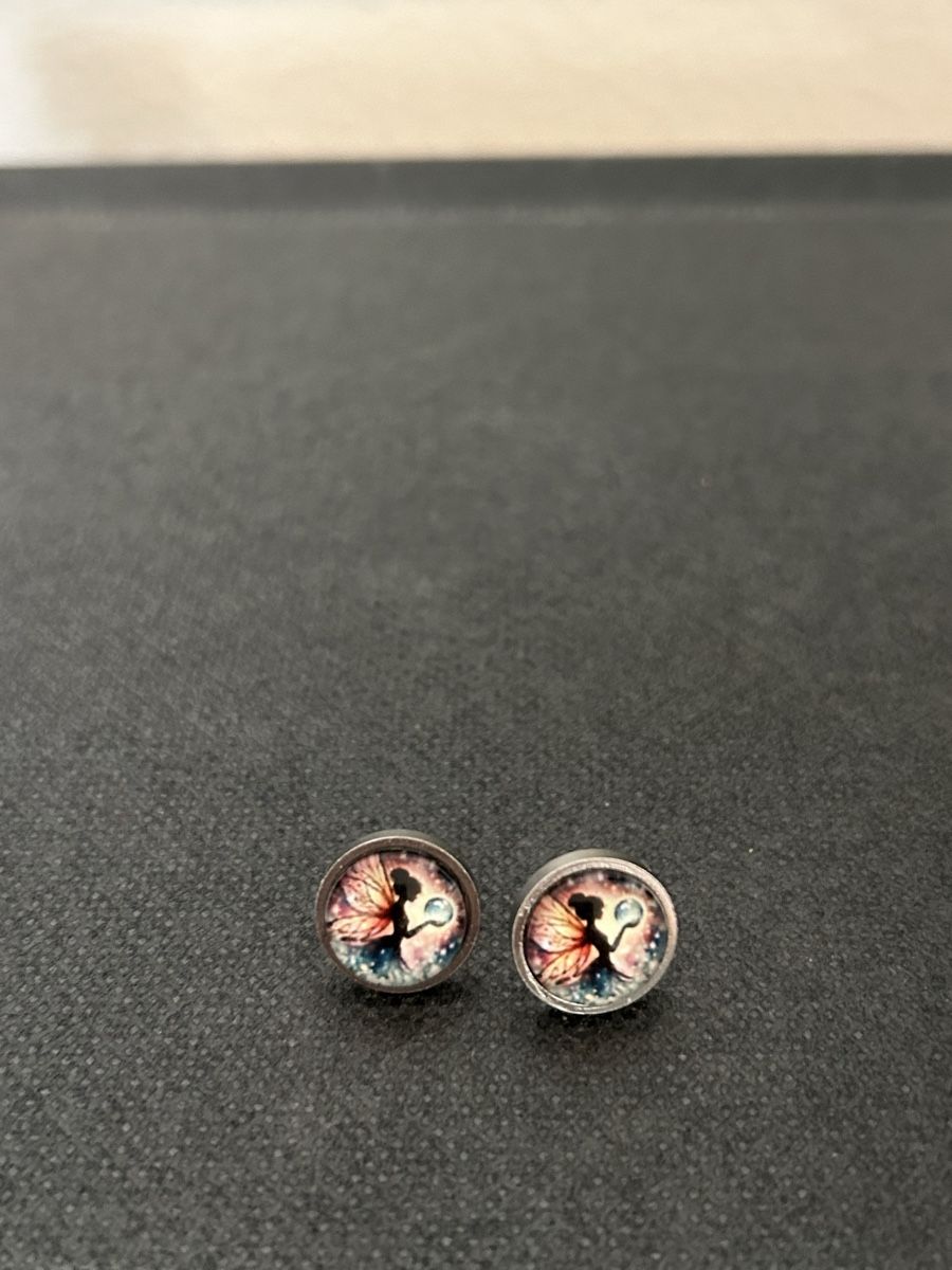 Ohrringe & -stecker: Süsse Ohrstecker mit Feen Motiv – Neu und originalverpackt aus Ettiswil von nat_9vgc 1