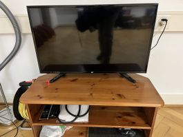 LG Fernseher schwarz mit Fernbedienung gebrauchter Zustand