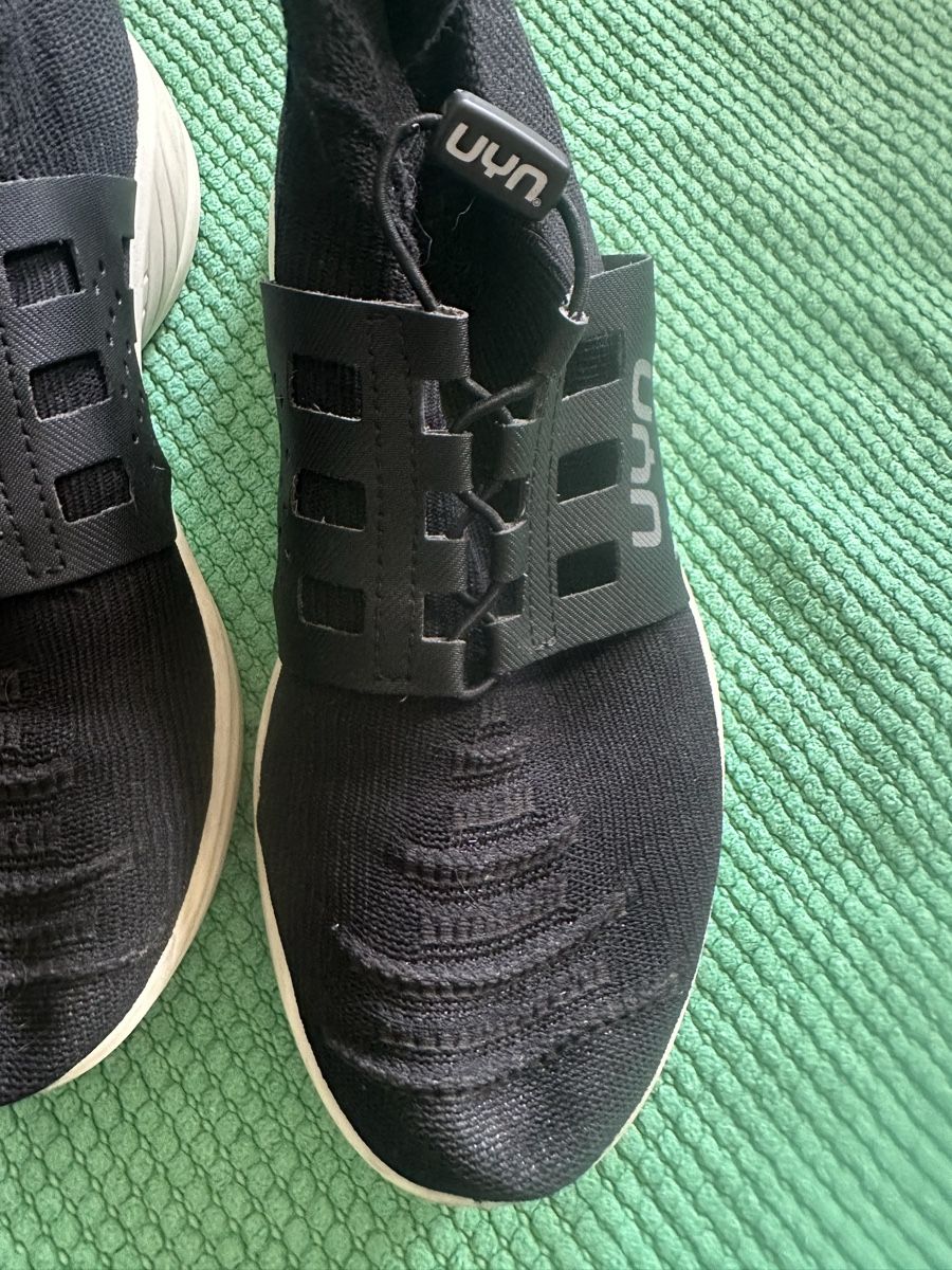 Chaussures femmes: Uyn Turnschuhe gr 38 – D'occasion à Uster par bek_v2ct 2