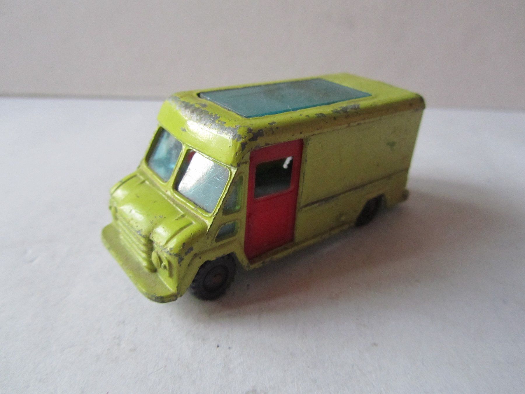 Modellautos: Commer Walk-Thru Van, Husky – Gebraucht aus Weiningen ZH von dietsch57