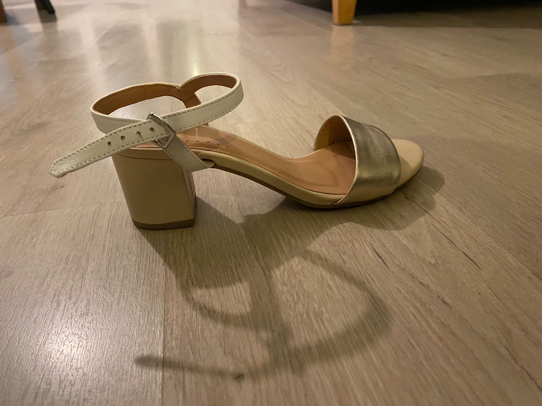 Scarpe da donna: Absatzschuhe Sandalen – Usato da Berikon venduto da cel_88c6 2