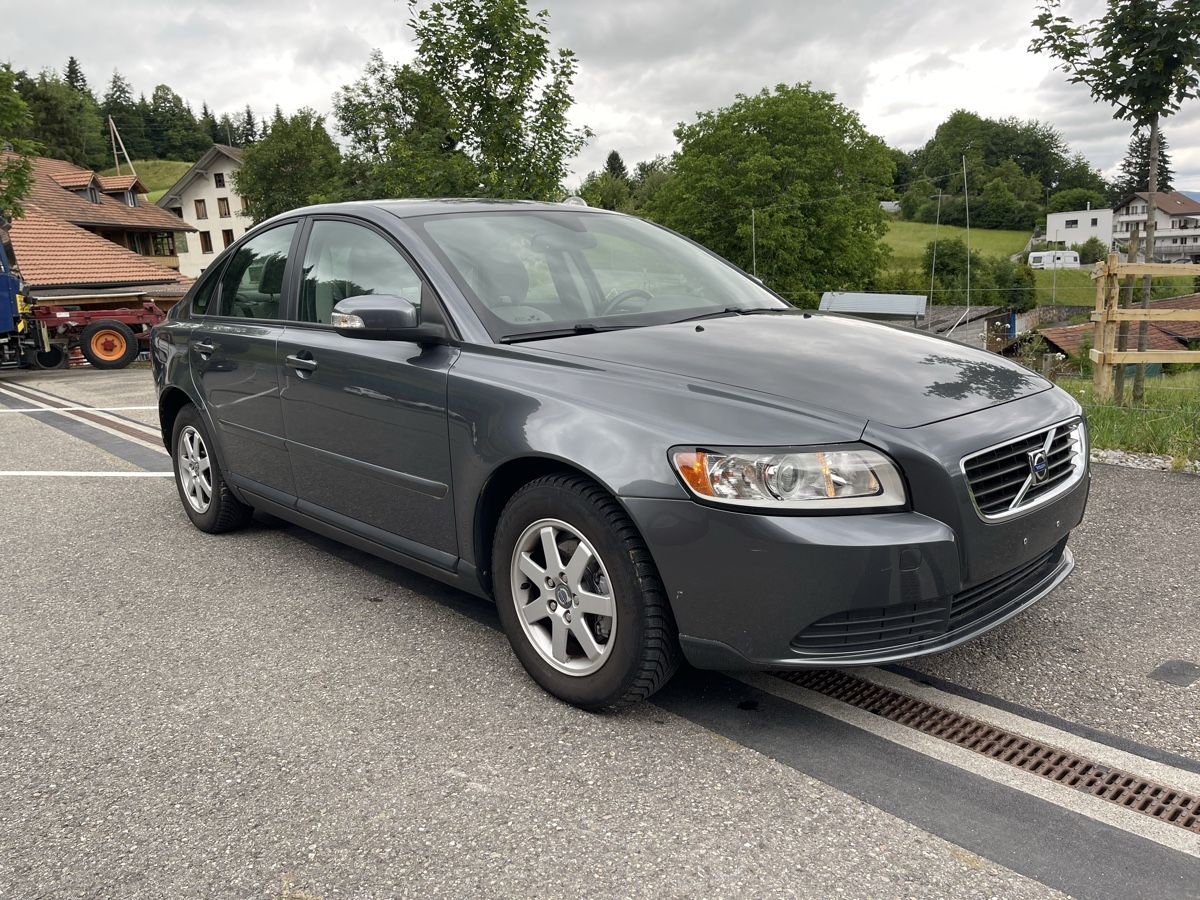 Volvo Autos: Volvo s40i  – D'occasion à Spiez par bertula 1