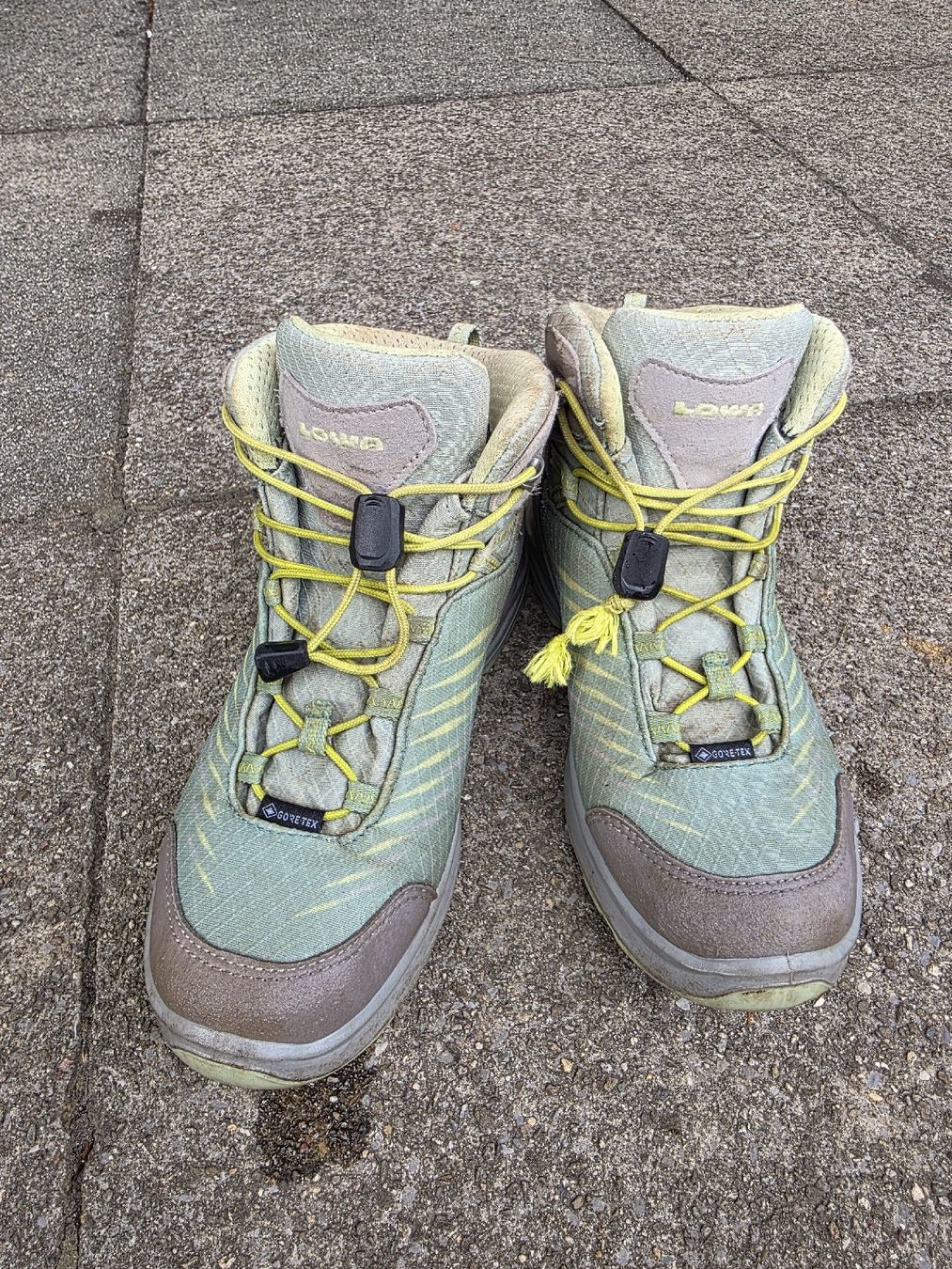 Lowa Chaussures garçon: Wanderschuhe Grösse 34 – D'occasion à Malters par Andrea1203