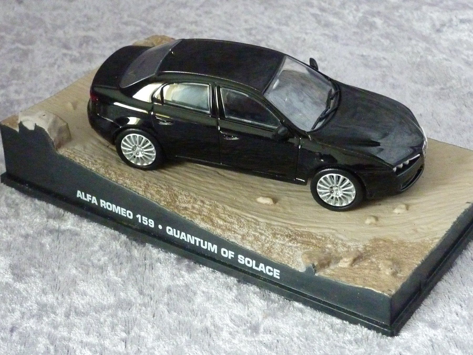 Alfa Romeo Modellini d'auto: Alfa Romeo 159 James Bond  1:43 – Nuovo (secondo la descrizione) da Dürrenäsch venduto da modellautos4you 2