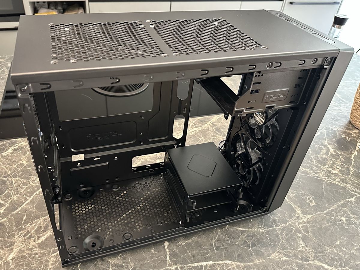 Fractal Gehäuse: fractal design focus g mini – Gebraucht aus Bern von bohdan_m 6