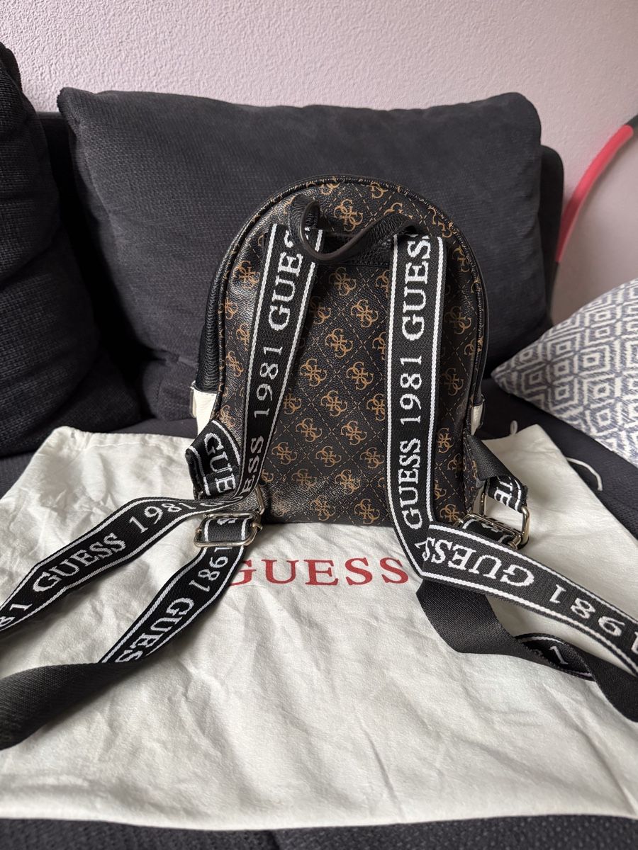 Guess Rucksäcke: Guess Rucksack (von ca. 2018) – Gebraucht aus Nürensdorf von agwils7 1