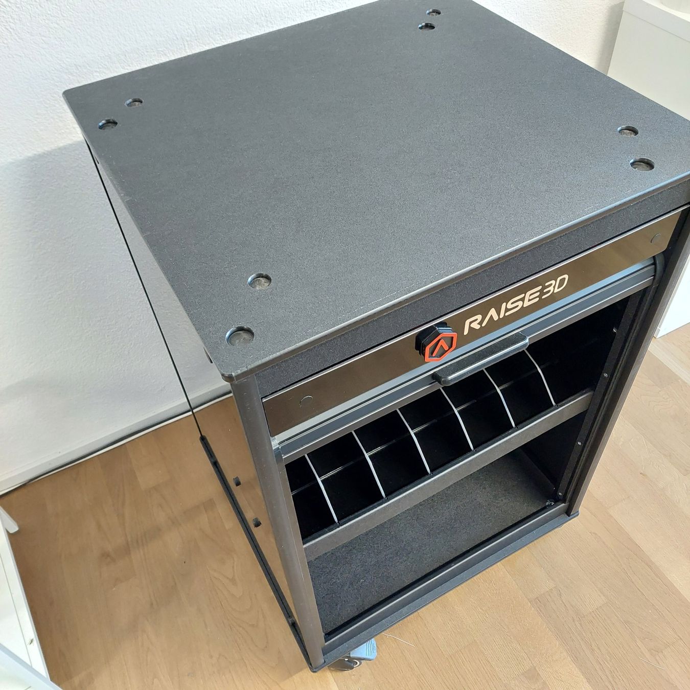 Banconi: Rollwagen für Raise3D 3D-Drucker – Usato da Aesch ZH venduto da dim3nsions 3