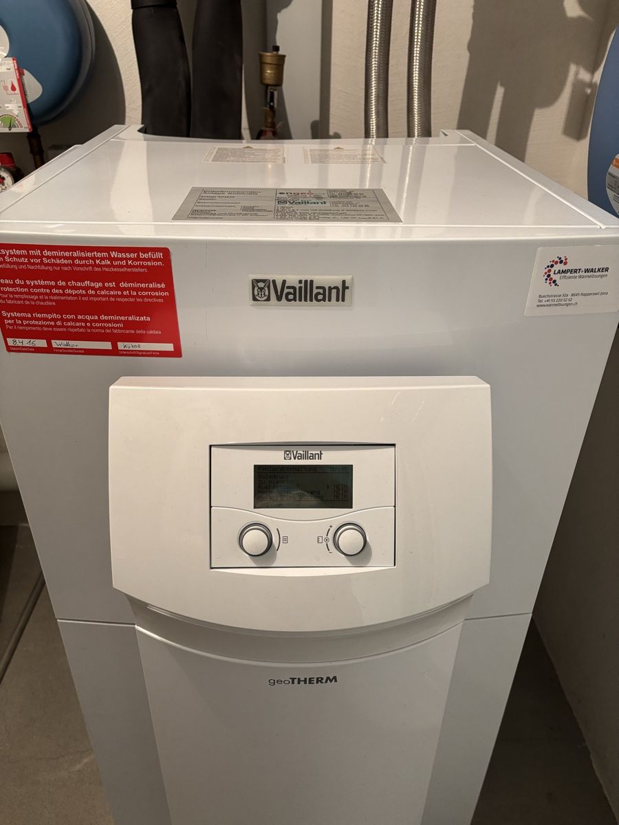 Radiatori: Vaillant Geotherm Wärmepumpe – Usato da Jona venduto da Sayaa 1
