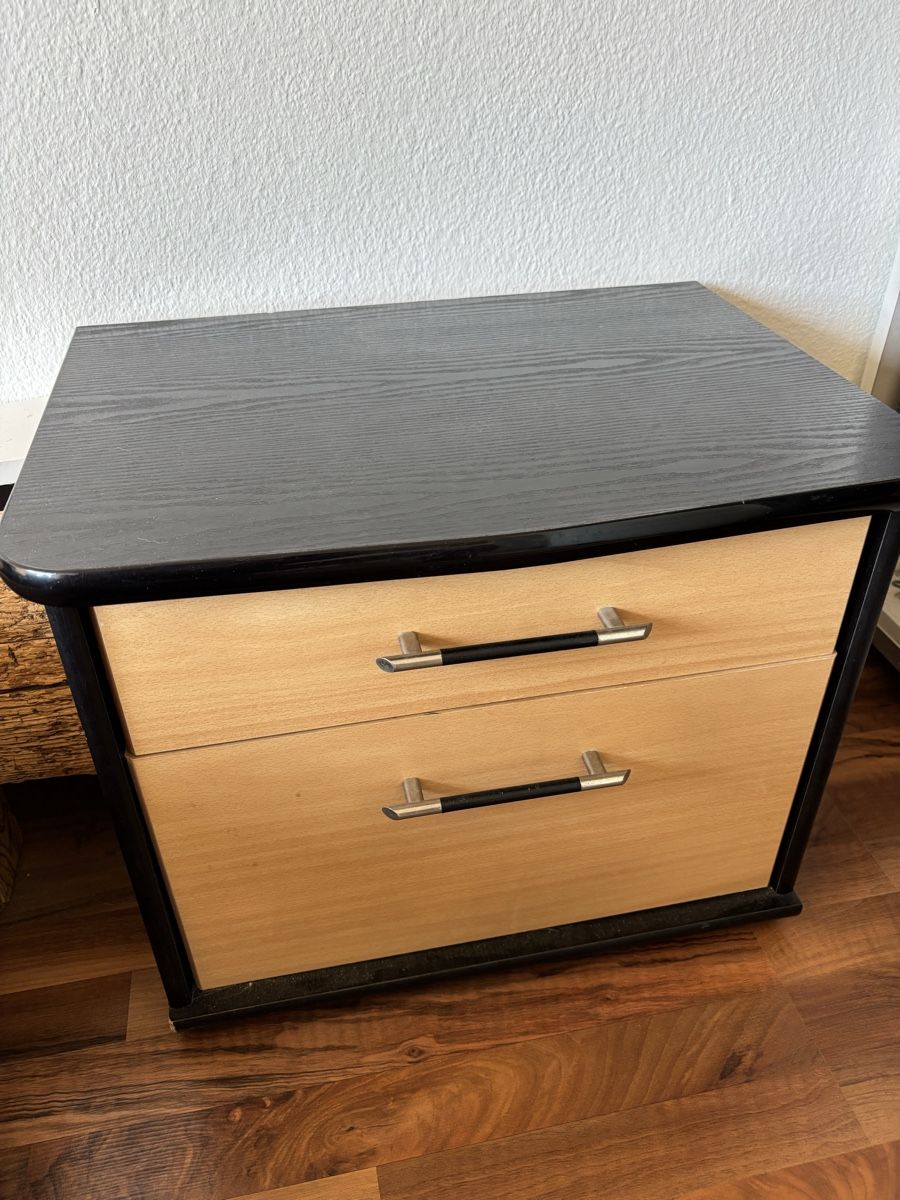 Comodini: Nachttisch – Usato da Reinach BL venduto da Andithos 2