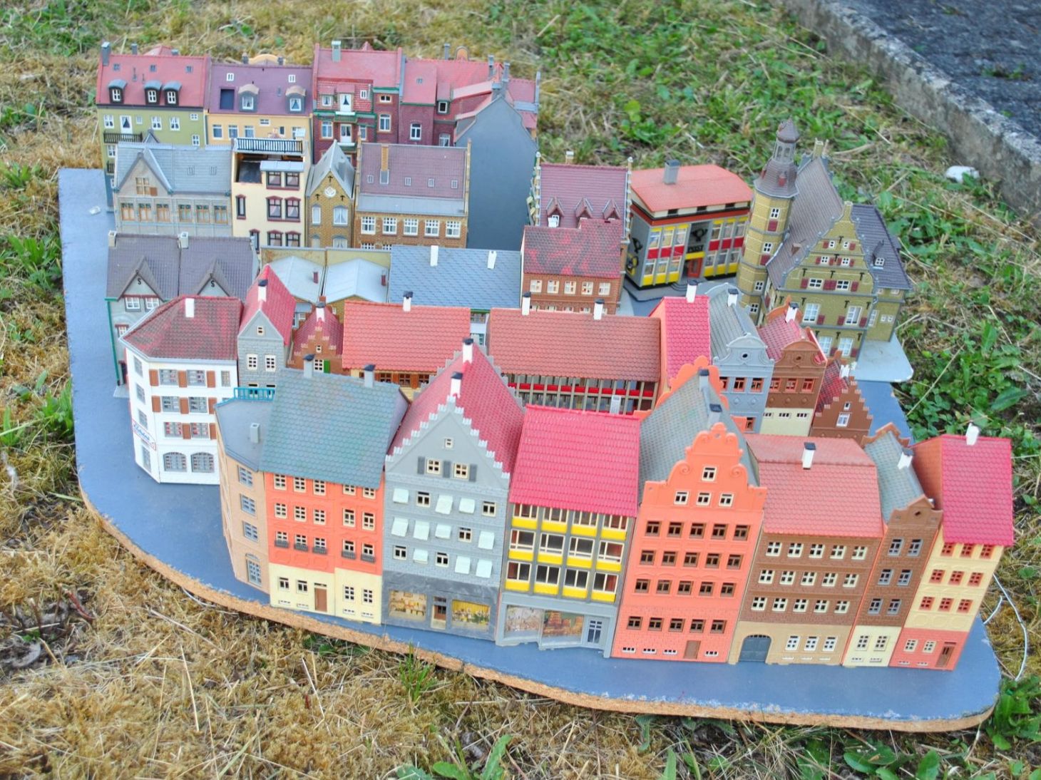 Faller Modelleisenbahnen: Faller Stadt (HUI002) – Gebraucht aus Aarwangen von Leg_10439 2