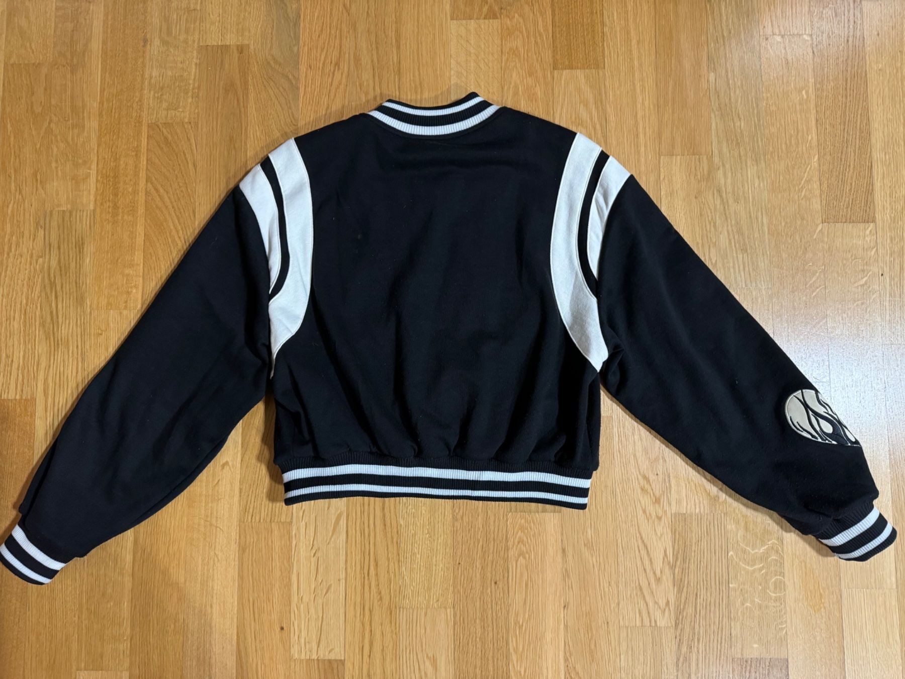 Bershka Jacken & Mäntel: Veste College style – Gebraucht aus Cologny von PEACEANDLOVE 3