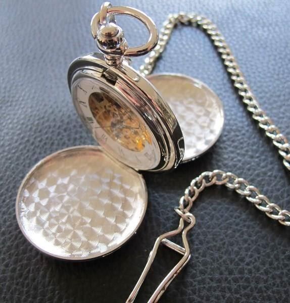 Orologi: Silberfarbene Skeleton Skelet Taschenuhr – Nuovo (secondo la descrizione) da Schwanden GL venduto da UHRKNALL