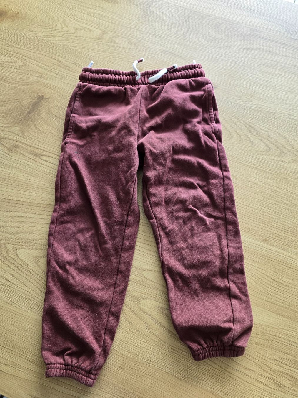C&A Pantaloni: Trainerhose Gr 104 C&A – Usato da Uetendorf venduto da baumstamm3