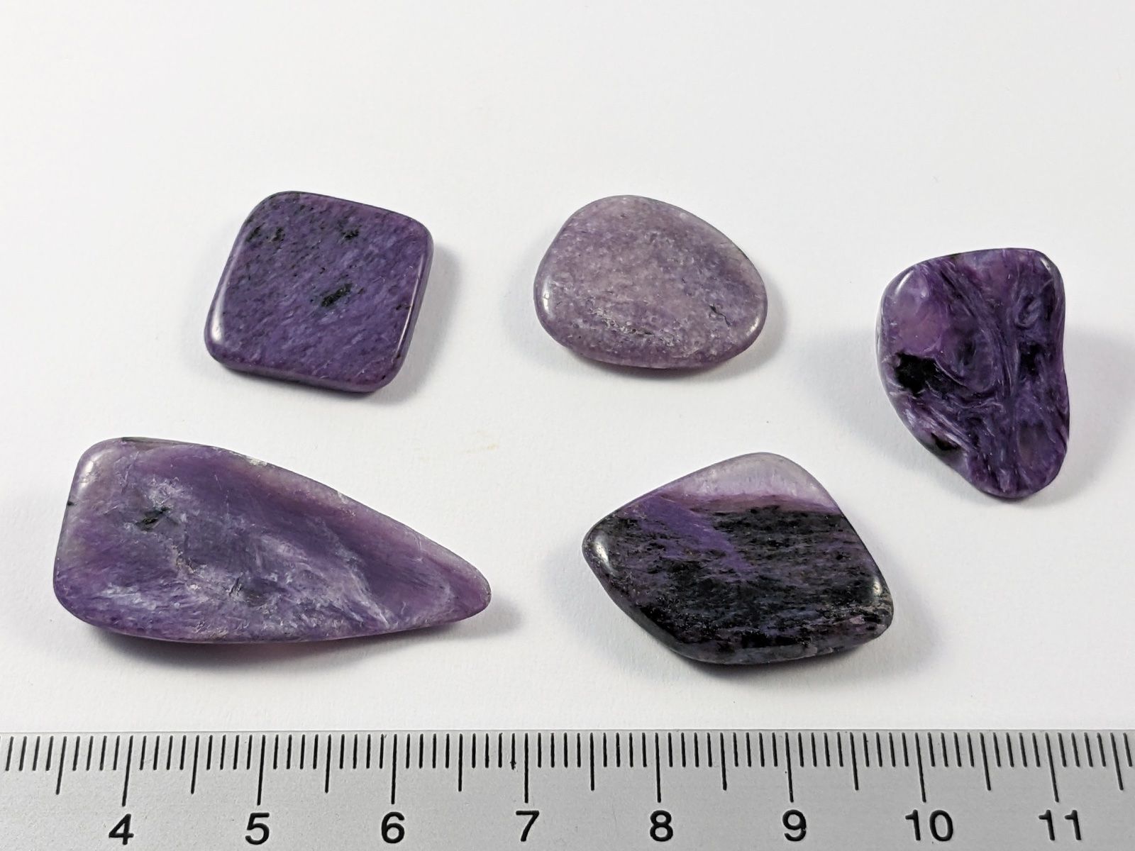 Minerali & Pietre curative: Charoit 17 bis 34mm 5Stk. 15 Gramm – Nuovo e nell'imballaggio originale da Meilen venduto da StoneGarden 1