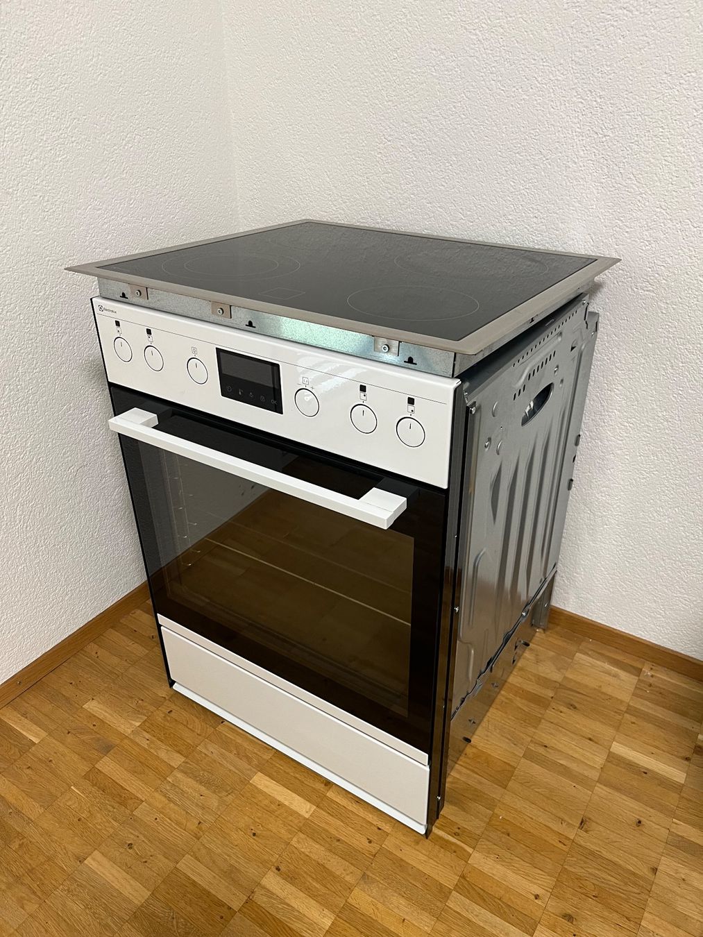 Electrolux Cuisinières: Backofen + Glaskeramik von Electrolux – D'occasion à bern par sanducci 1