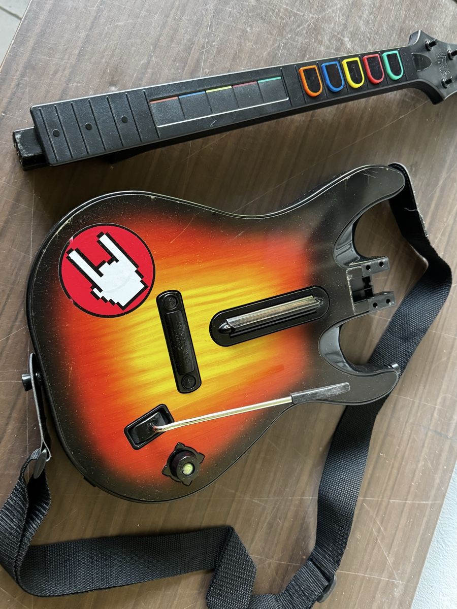 Microsoft Controller: Xbox 360 Guitar Hero  – Usato da Arisdorf venduto da comestibles 2