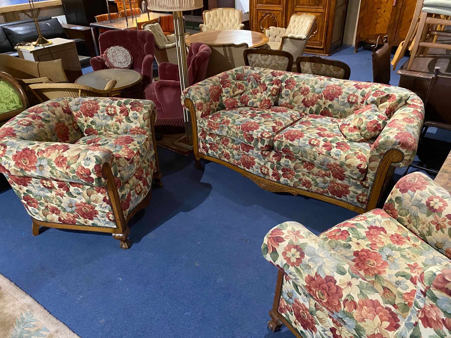 Sofas: Blumenmuster Sofa & 2 Sessel - cooles Vintage Flair – Gebraucht aus Ballwil von ClassicGallery 1