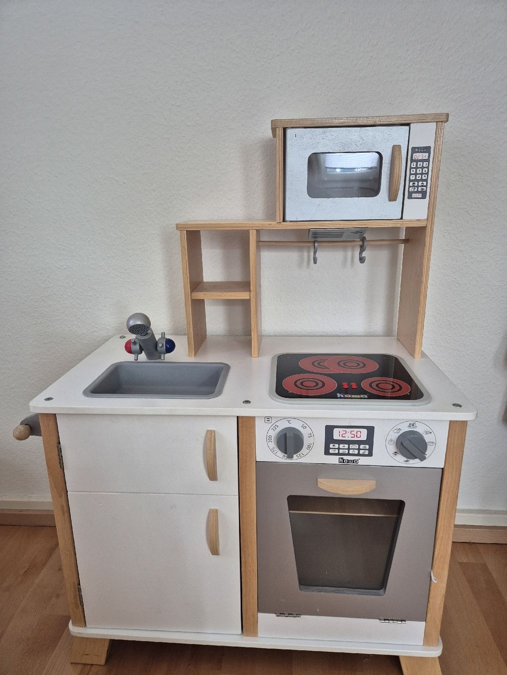 Giocattoli: Kinderküche aus Holz  mit LED - Kochfeld – Usato da Basel venduto da Extravagant1985