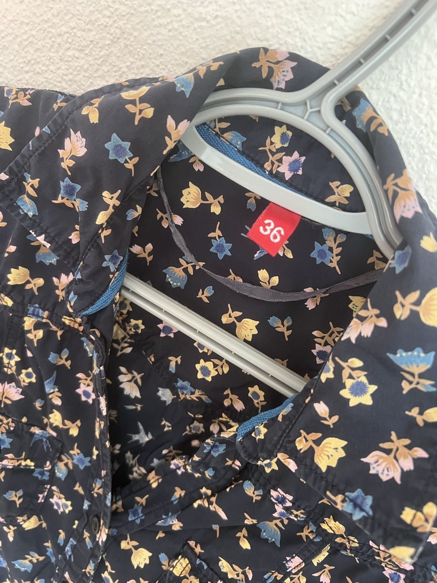Vestiti: Kleid dunkelblau mit Blumenmuster Grösse 36 – Usato da Frauenfeld venduto da mic_29jy 1