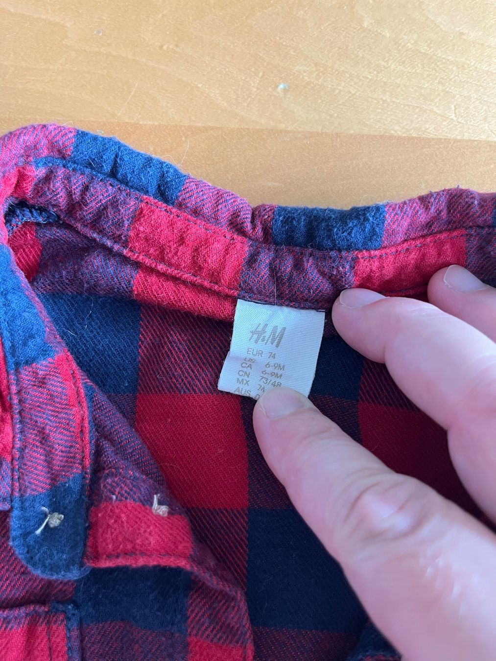 H&M Camicie, Top & T-shirt: Kinderhemd Karomuster H&M Grösse 74 gut – Usato da Ziefen venduto da Madame1982 1