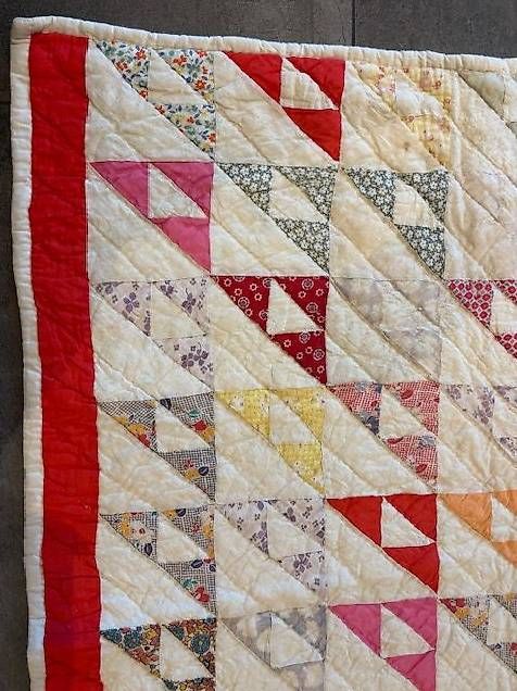 Decken: Antique Quilt Pyramids – Gebraucht aus Rudolfstetten von Bungur 1