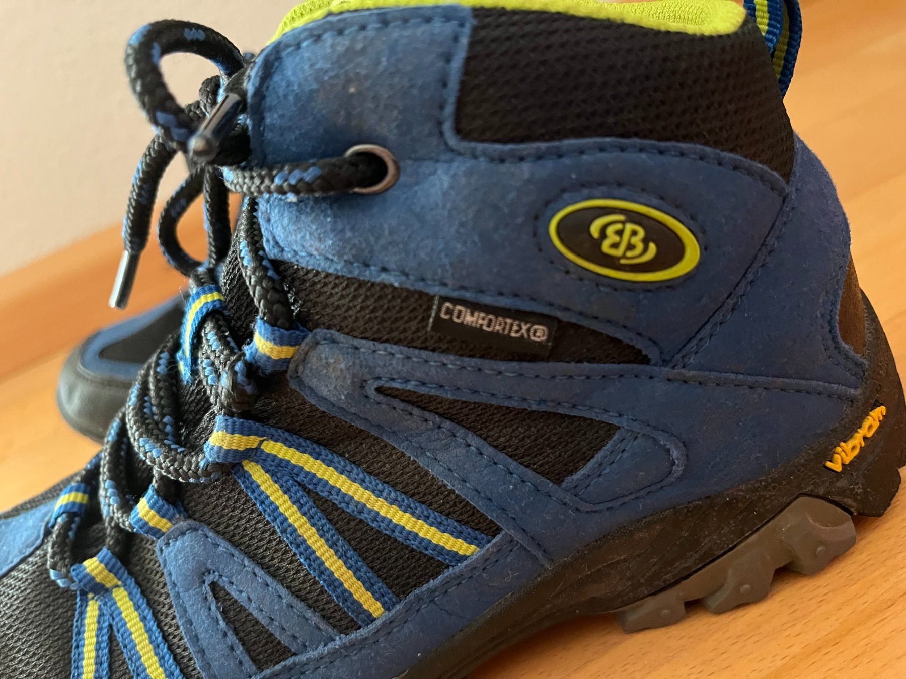 Scarpe per ragazzi: Brütting Trekkingschuh blau-gelb Grösse 35 – Usato da Muttenz venduto da Juvenile33 5