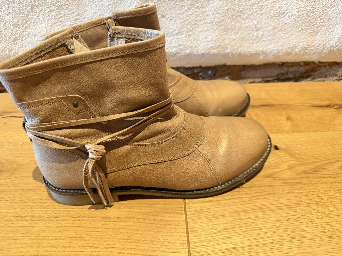 Chaussures femmes: Tolle Stiefeletten Ulla Popken Leder 41 – D'occasion à Rüdlingen par Lichee