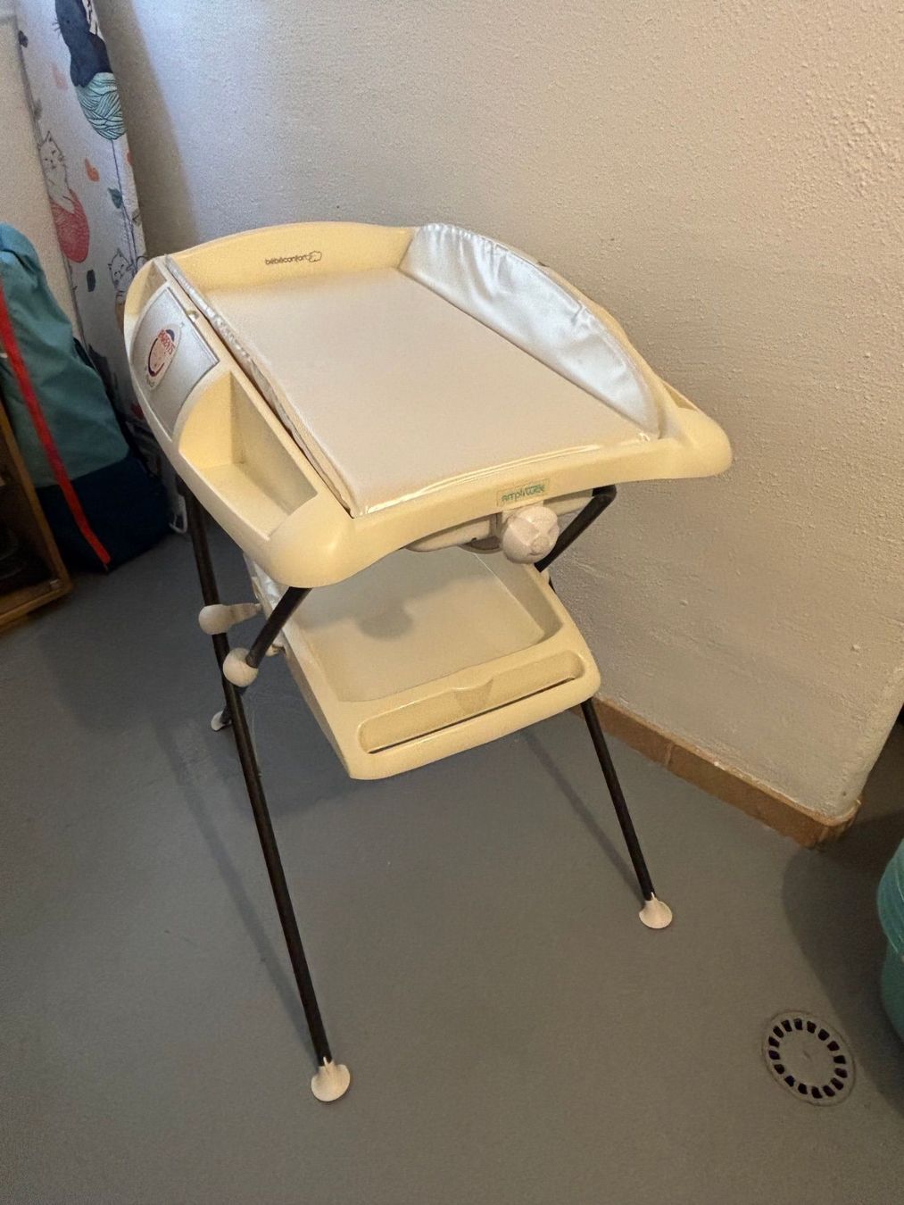 Wickeltisch & Zubehör: table à langer – Gebraucht aus chatonnaye von lebizu