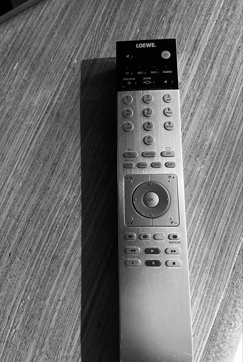 Loewe Fernseher: Loewe TV individual 40 – Gebraucht aus Conters im Prättigau von Paulaloca 2