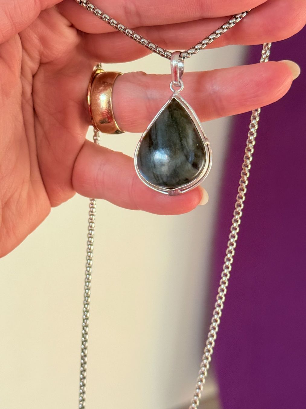 Catenine: Collier avec pendentif en labradorite naturelle – Nuovo e nell'imballaggio originale da Genève venduto da AGBERG