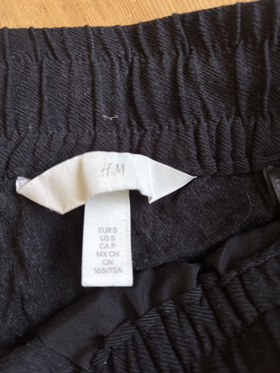 H&M Pantaloni: Schwarze Basic Stoffhose, grösse S, H&M – Usato da Bern venduto da ser_6vm5 1