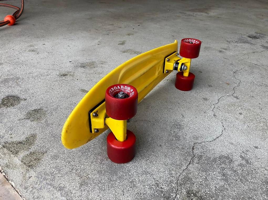 Skateboards: Pennie jaune Area – Usato da Marsens venduto da suz_gn8v