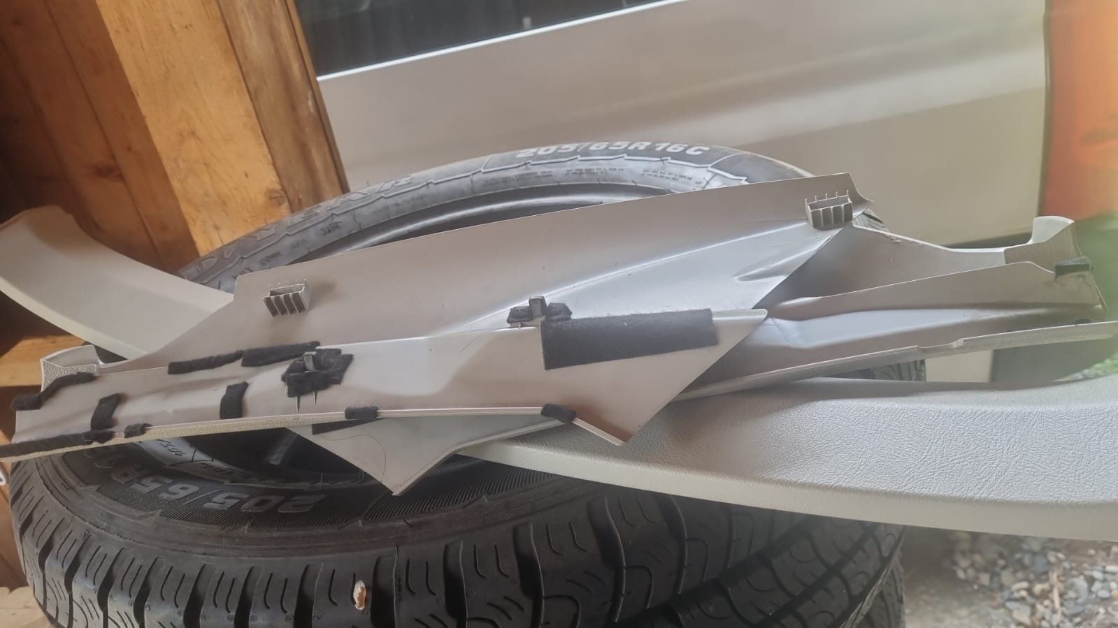 Mercedes-Benz Tutti pezzi di ricambio auto: SLK R170 Dach-, A-Säulenverkleidung – Usato da Zetzwil venduto da lor_2j9p