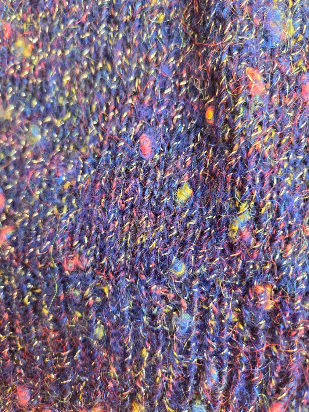 Maglioni & Felpe: Strickpullover mit Glitzerfäden & Knöpfen - S-M – Usato da Bern venduto da -Aniko- 5