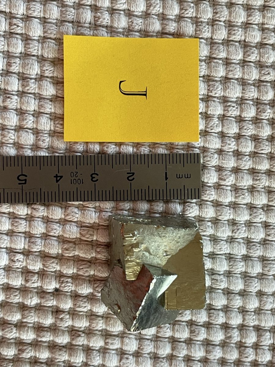 Mineralien & Heilsteine: Pyrit – Gebraucht aus Rümlang von resale35