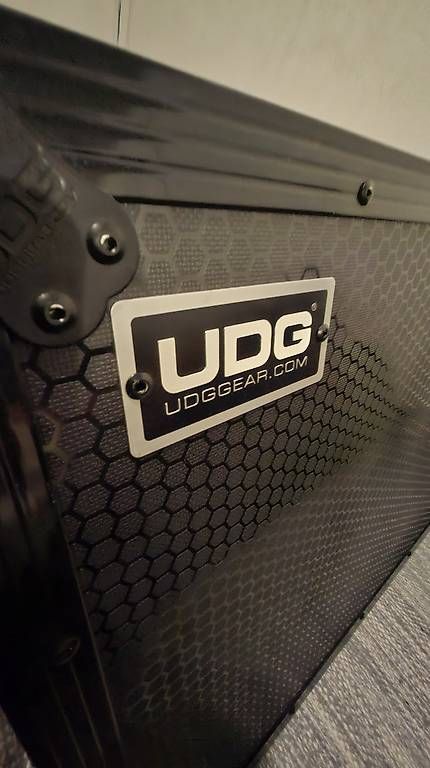 Valigie: DJ CASE KOFFER – Usato da Lausen venduto da Fam.D.Mueller 3